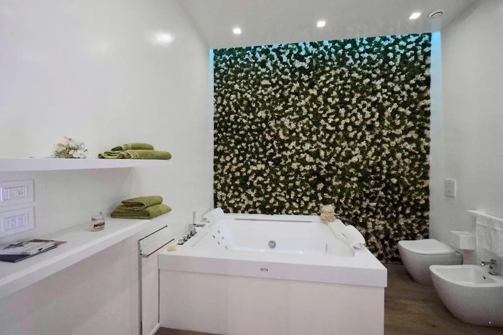 Apartment Un Lusso Ineguagliabile Nel Cuore Di Napoli Italy